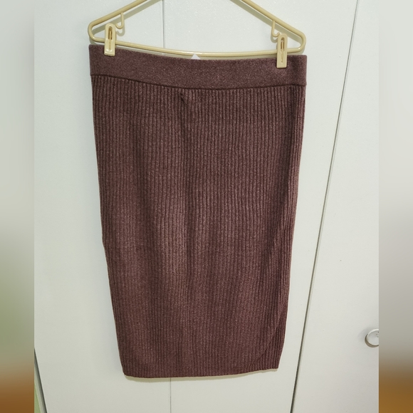 Gap Knit Midi Skirt in purple fig - Size L - NWT - Picture 5 of 8